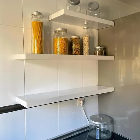 Beautiful Two Bedroom With Pool