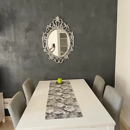 Beautiful Two Bedroom With Pool *