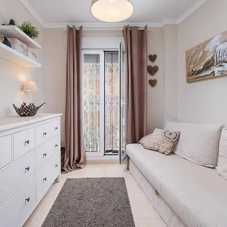 Apartment Beautiful Two Bedroom With Pool Fuengirola